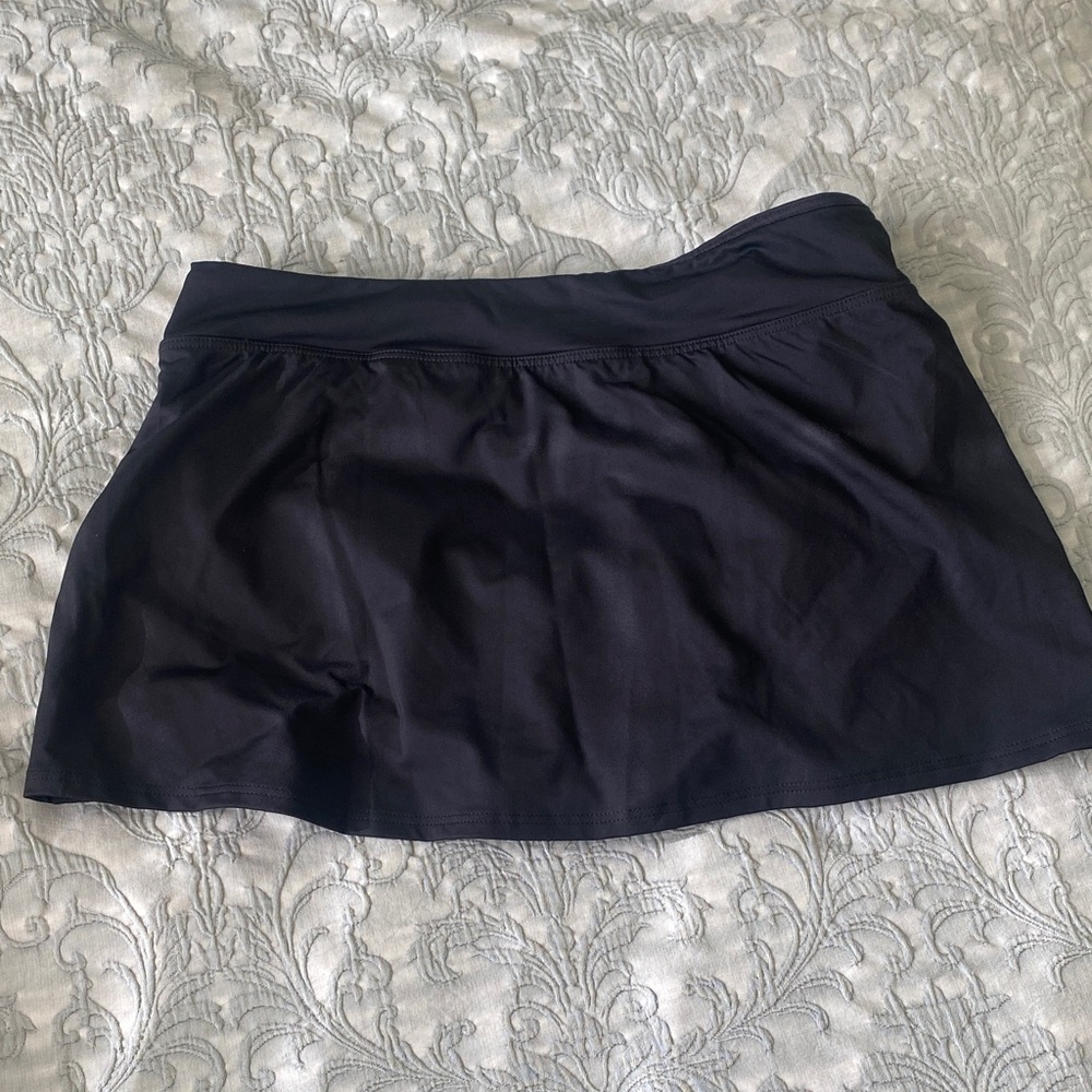 Lands' End Women's Black Swim Skirt - Picture 2 of 6